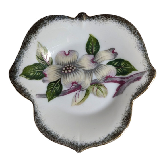 Lugene's Hand Painted Dogwood Lotus Shaped Trinket Dish Porcelain Japan Vintage - Picture 2 of 5